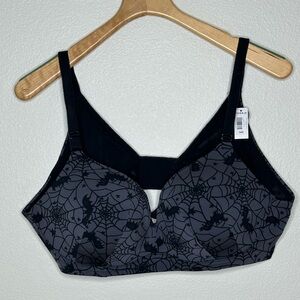 Torrid XO Plunge Push-Up Bra, Spiderweb & Bats, 44C, New with Tags.